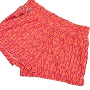 Magellan Outdoors Pink and Orange Patterned Women's Shorts Athletic Hiking